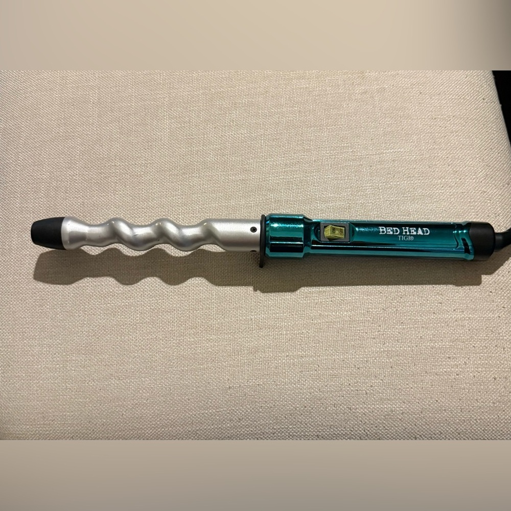 BedHead TIGI Curlipops Spiral Styling Curling Iron
